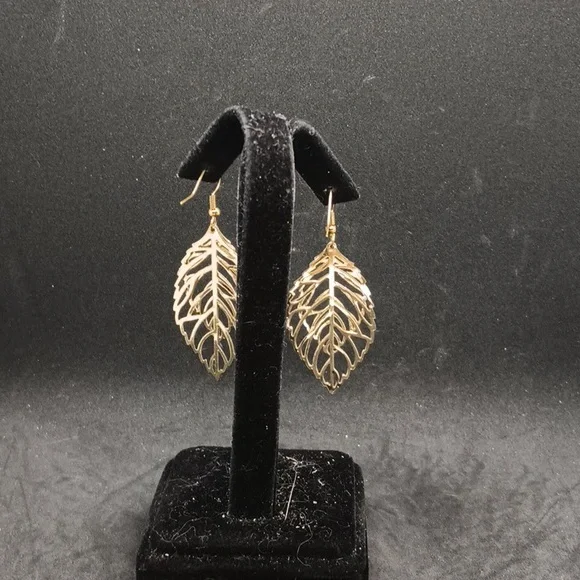 nwot handmade upcycled recycled gold tone leaf layer dangle earrings - Picture 3 of 3